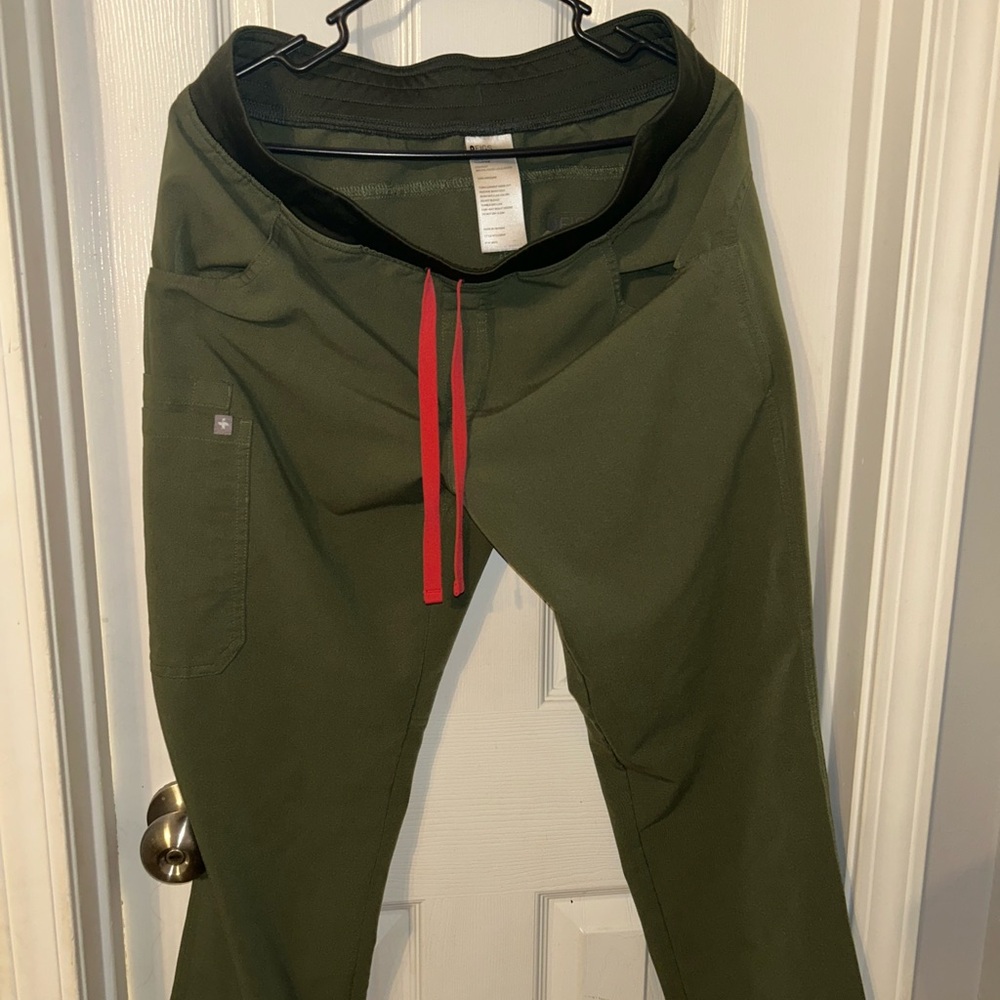 Women’s fig scrub pants